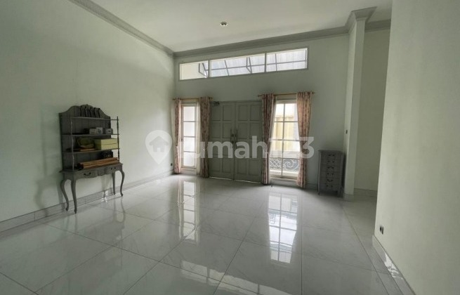 Sewa Rumah Mewah Luas +Pool di Kemang Jakarta Selatan 2