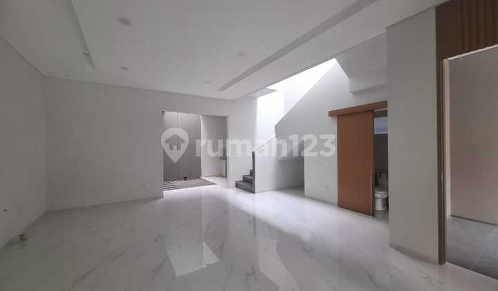 For Sale New Ready-to-Occupy House in Setra Duta Cluster Bandung 2
