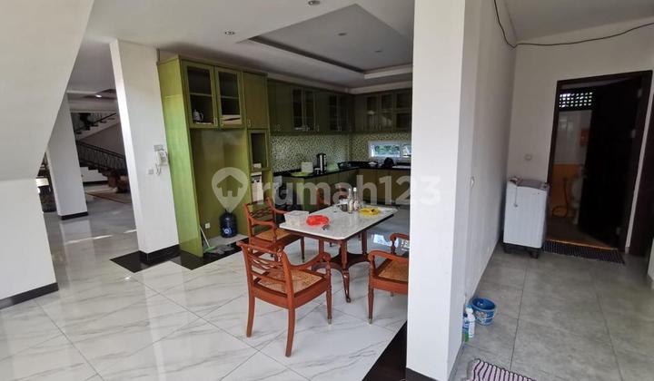 Spacious Luxury House with Nice View in Dago Pakar, Bandung 2