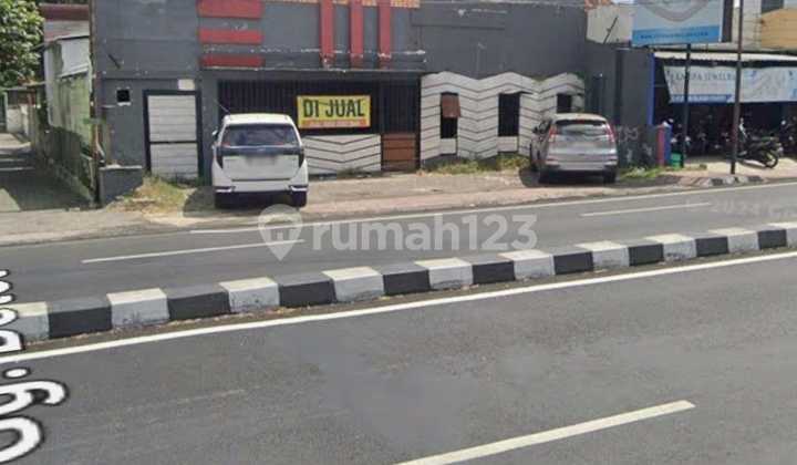 Ready-to-Use Strategic Shop House on the Edge of Gedongkuning Street Near Gembira Loka 2