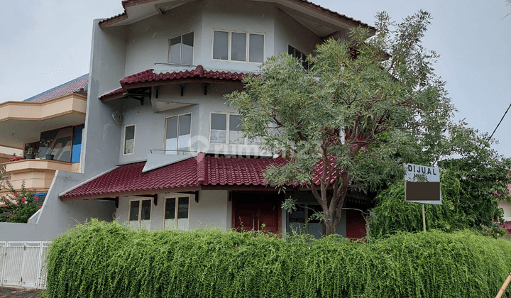 Dijual Rumah Hoek Furnished Pantai Mutiara, Jakarta Utara 1
