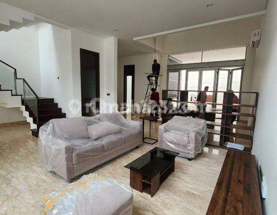 Rumah 3 Lantai Golf Island Mozart 8x25 Furnished 3 Kamar Tidur  2