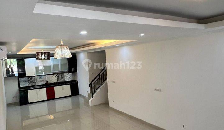 Rumah Pantai Indah Kapuk Kayara 7x15 Semi Furnished 2.5 Lantai 3 Kt Hadap Selatan Bagus 2