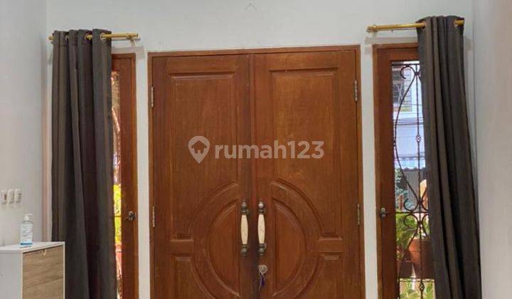 Rumah 2 Lantai Kebon Jeruk 10x18.5 Furnished Sudah Renovasi 4 Kt 2