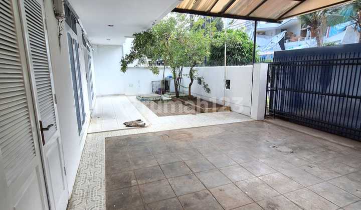 Rumah Muara Karang 12x25 Semi Furnished 4 Kamar Tidur 2 Lantai 