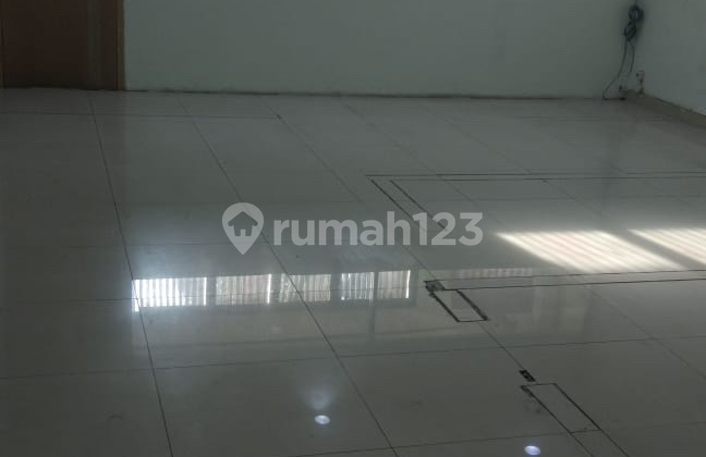 Disewakan Ruko 4,5 Lantai di Jakarta Selatan 1