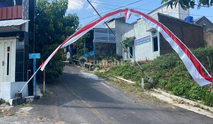 BANGUNAN RUMAH LOKASI DI BANYUMANIK SEMARANG BEBAS BANJIR 2