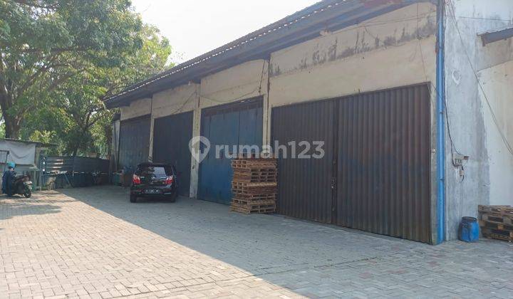 DIIKAN GUDANG DI SOEKARNO HATTA PEDURUNGAN SEMARANG 2