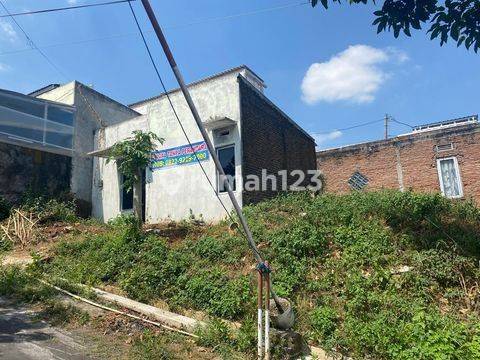 BANGUNAN RUMAH LOKASI DI BANYUMANIK SEMARANG BEBAS BANJIR 2