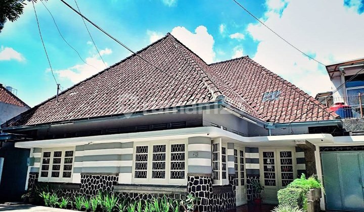 Well-Maintained Dutch House Ready to Occupy in Sayap Riau Supratman Bandung