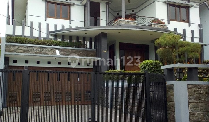 Luxurious 2-Story House Near ITB and Unpad in Dago Asri, Bandung City