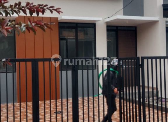 Rumah Baru 2 Lantai Modern Minimalis Dalam Cluster di Antapani