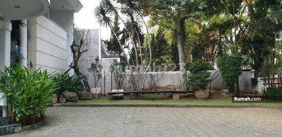 Luxury House with Spacious Land Near ITB, Suitable for Boarding Houses, Cafes, and Offices Luxury House with Spacious Land Near ITB, Suitable for Boarding Houses, Cafes, and Offices