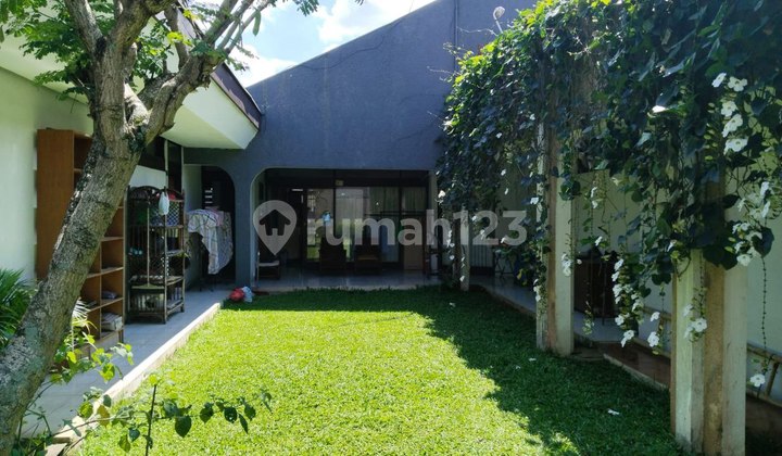 Rumah Lux Tanah Luas Dekat Kampus Upi dan Enhaii Area Setiabudi Gegerkalong Kota Bandung