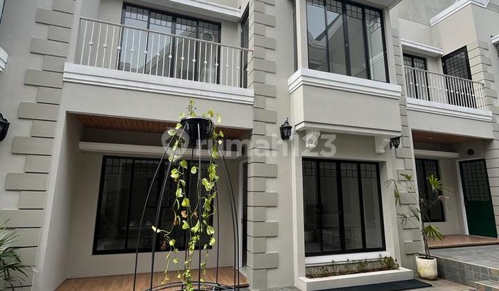 Rumah Baru Modern 3 Lt Double Dekker Style di Setra Duta Bandung Rumah Baru Modern 3 Lt Double Dekker Style di Setra Duta Bandung