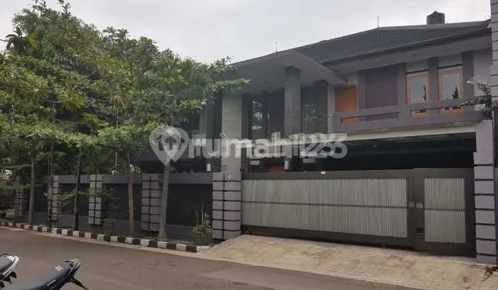 Rumah Mewah Kolam Renang Dekat Itenas Sayap Pahlawan Kota Bandung Rumah Mewah Kolam Renang Dekat Itenas Sayap Pahlawan Kota Bandung