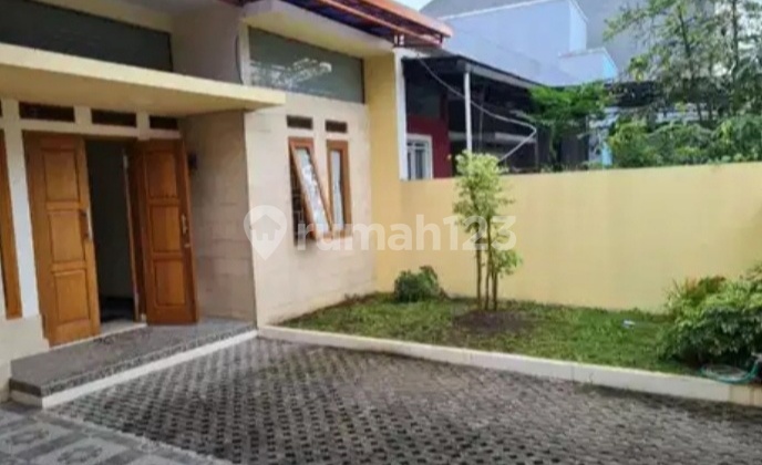 Muraah !! Rumah Siap Huni 1,5 Lantai Dalam Komplek di Antapani Bandung