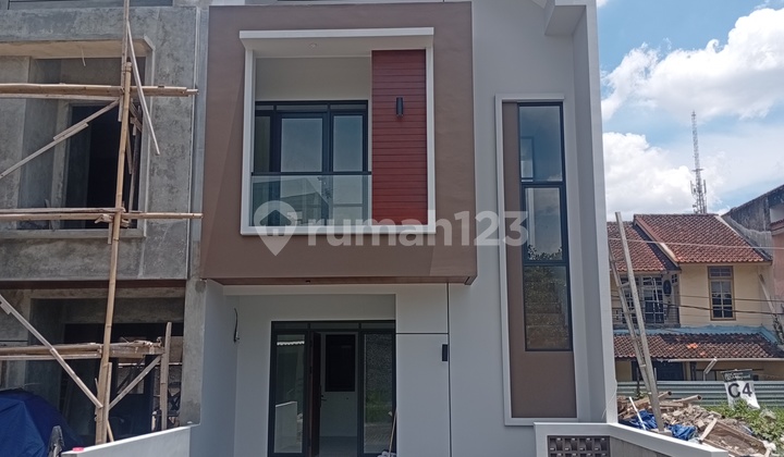 Rumah Baru Modern Style 2 Lantai Dalam Cluster Diantapani Bandung