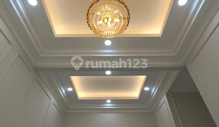 For Sale Brand New Rumah  1¹/⁴ Lantai Model Classic Di Nusaloka BSD 
 11