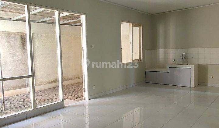 Di Sewakan Rumah 2 Lantai Dengan Lokasi Strategis Di Cluster Sevilla BSD 5