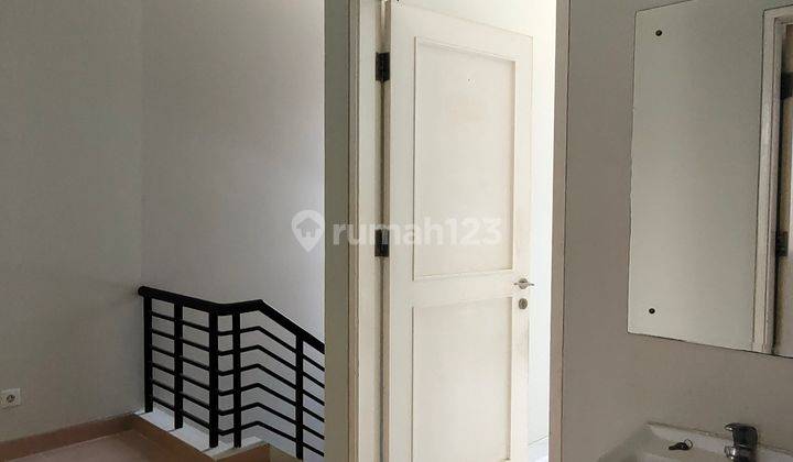 Di Sewakan Rumah 2 Lantai Dengan Lokasi Strategis Di Cluster Sevilla BSD 9