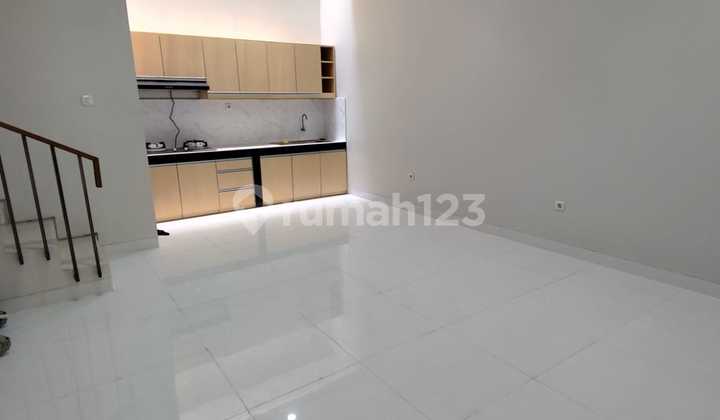 Rumah Baru Minimalis di Taman Kopo Indah 1