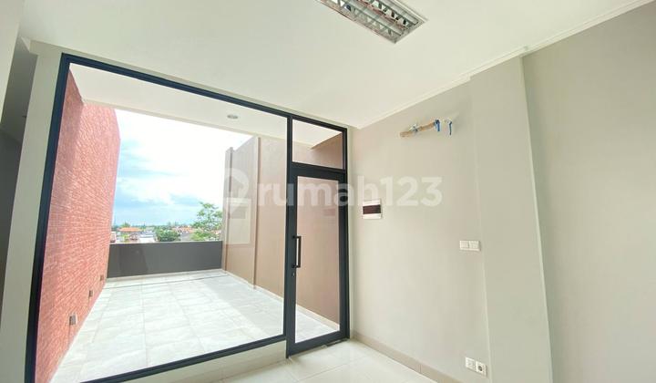 Good and Strategic Shop House in Magna Terrace Summarecon Bandung 2