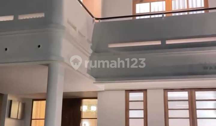 Private Pool Furnished House in Wangsakerta Kbp