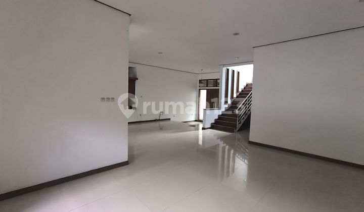 Rumah Besar Siap Huni di Batunuggal Bandung