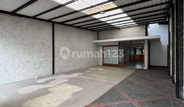 Ruang Usaha Strategis Siap Pakai di Sayap Dago