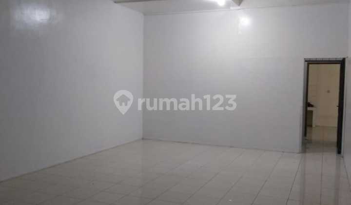 Strategic Ready-to-Use Shop House at Taman Kopo Indah 3, Bandung 2