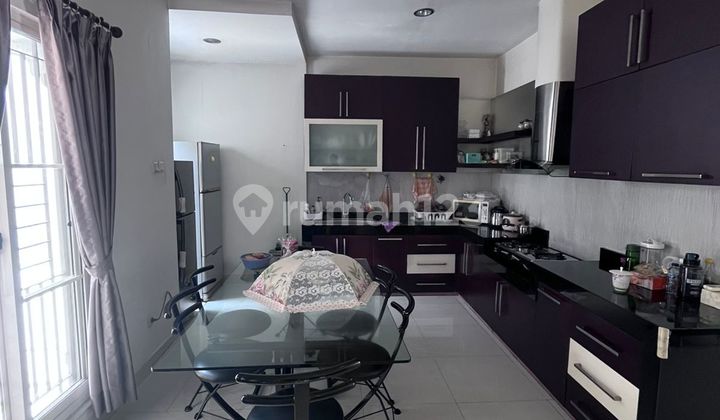 Rumah Bgm Pik Disewa Ukuran 8X18 Furnished 2,5 Lantai Siap Huni