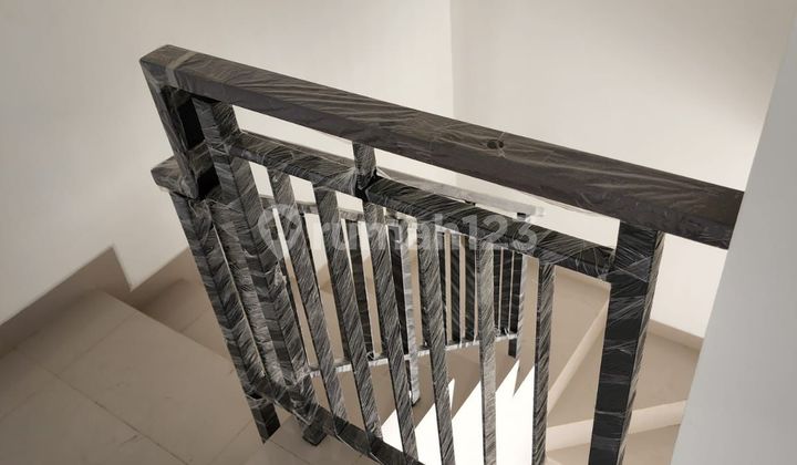 Rumah Pik 2 Ukuran 8X10 Hoek Cluster Danau bisa KPR Termurah 2