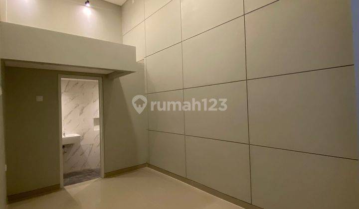 Dijual Cepat Rumah Mewah 3 Lantai Dekat Jalan Majapahit Soetta 2