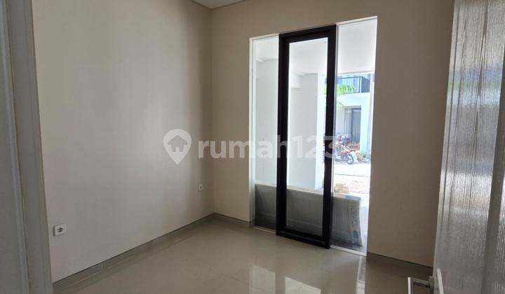 Siap Huni 3 Lantai Dekat Majapahit Exit Tol Gayam Soekarno Hatta 2