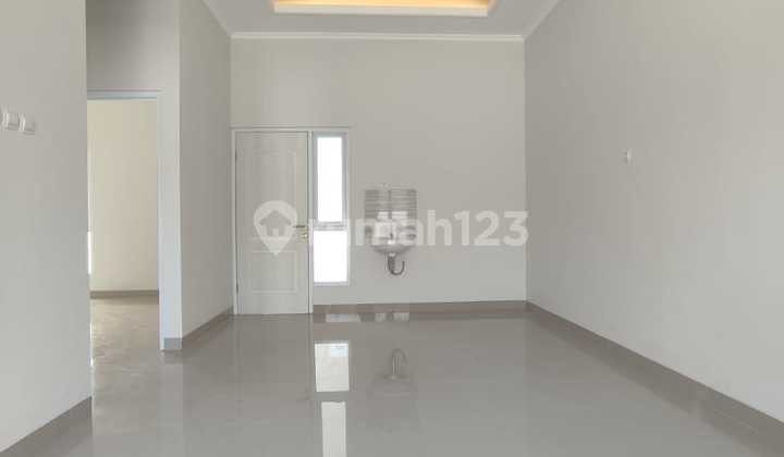 Dijual Rumah Depan Kampus Amni Jalan Arteri Soekarno Hatta 1