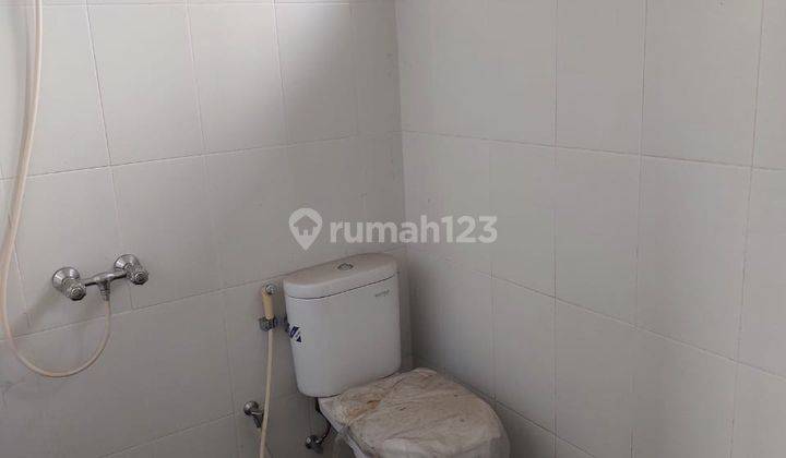 Disewakan Cepat!!! Rumah 2 Lantai Hoek dengan Lokasi Strategis di Kawasan iL Lago, Gading Serpong 3