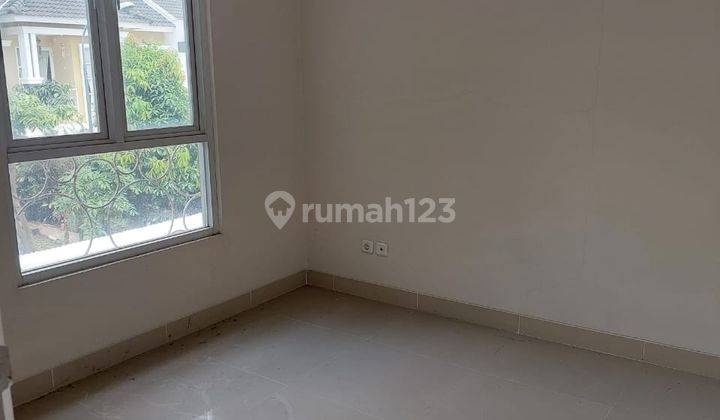 Disewakan Cepat!!! Rumah 2 Lantai Hoek dengan Lokasi Strategis di Kawasan iL Lago, Gading Serpong 4