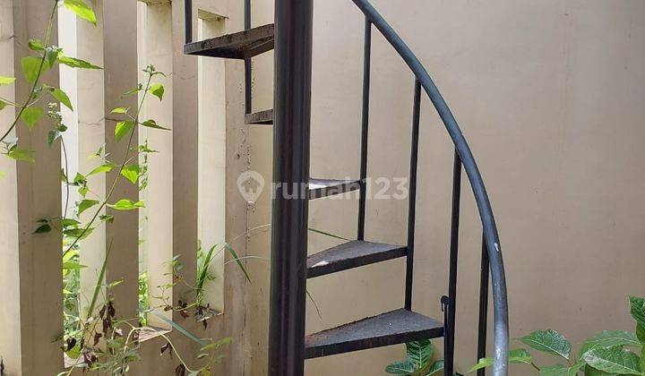 Disewakan Cepat!!! Rumah 2 Lantai Hoek dengan Lokasi Strategis di Kawasan iL Lago, Gading Serpong 8