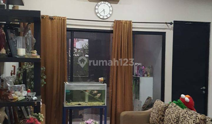 Dijual Rumah Luas Bergaya Modern dengan Akses dekat kemana mana di kawasan Sektor, Gading Serpong 3