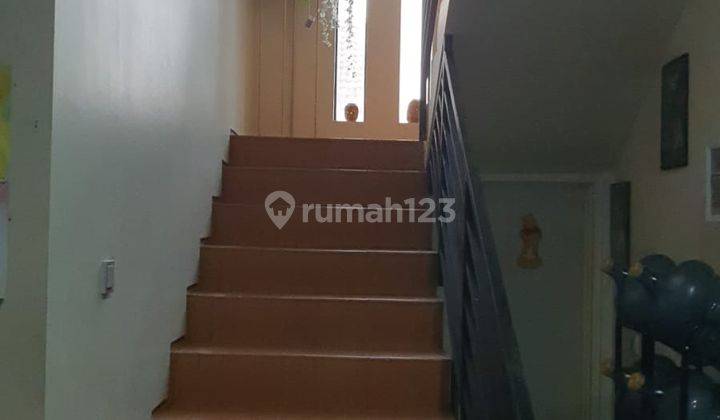 Dijual Rumah Luas Bergaya Modern dengan Akses dekat kemana mana di kawasan Sektor, Gading Serpong 9
