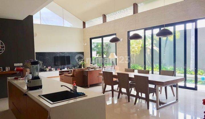 Dijual Modern Villa Seminyak Luas 400 Batu Belig Bali 2