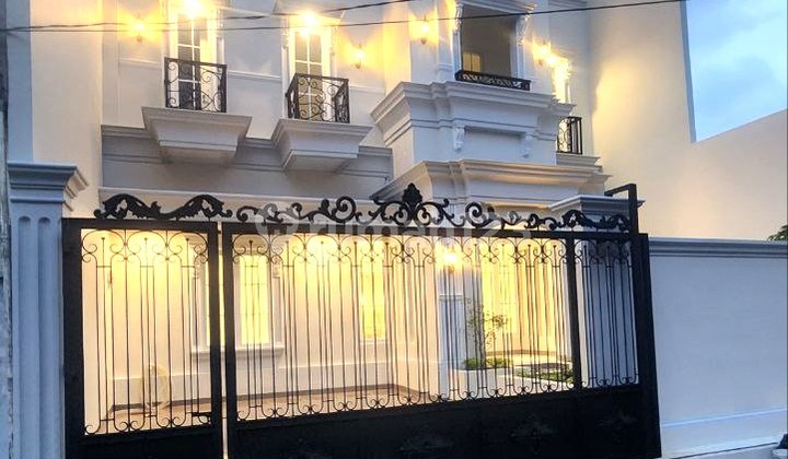 MEWAH MODERN CLASSIC Rumah NEW di Komplek DPR Jakarta Barat