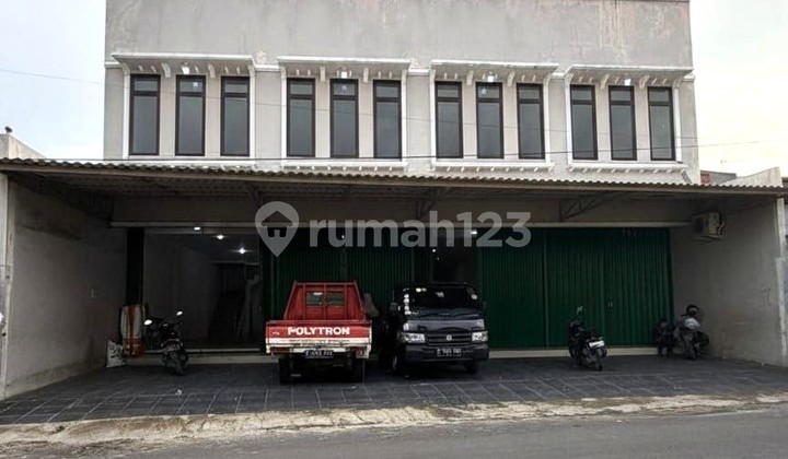 Attached Shop House 400 Sq. M. for Rent on Agus Salim Street, Bekasi City Attached Shop House 400 Sq. M. for Rent on Agus Salim Street, Bekasi City