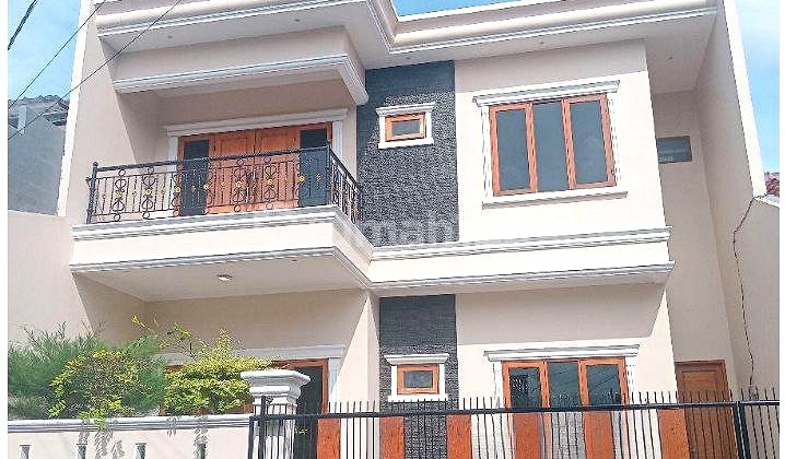 Bangunan Baru Mewah Akses 2 Mobil Rumah Pulo Asem Jakarta Timur 2
