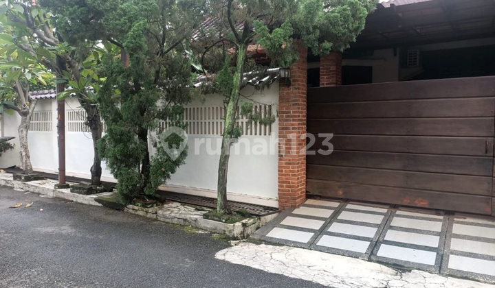 Murah Mewah Hoek !! Rumah di Lebak Bulus Cilandak Jakarta Selatan