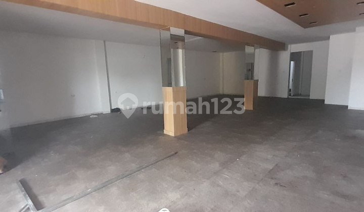 3-Story Linked Shophouse for Rent in North Bogor 2