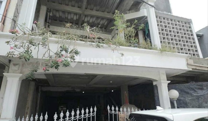 Cheap !! 13 Room Boarding House for Sale in Kelapa Gading, North Jakarta