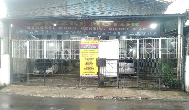 STRATEGIC ACTIVE BUSINESS LOCATION !! 300 square meters in Pulogebang, East Jakarta