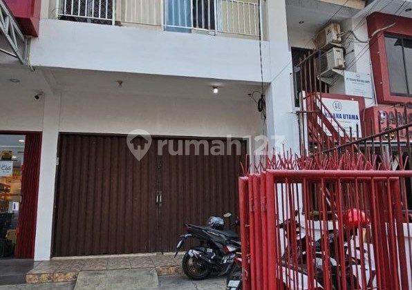 Luas 117 Ruko Ramai 3 Lantai Disewakan di Pondok Kopi Duren Sawit Jakarta Timur